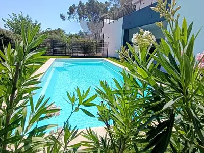 Maison, 225 m²