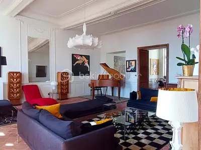 Maison, 650 m²