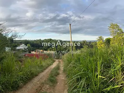 Terrain, 700 m²