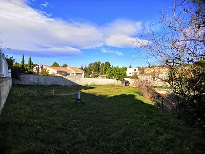 Terrain, 639 m²