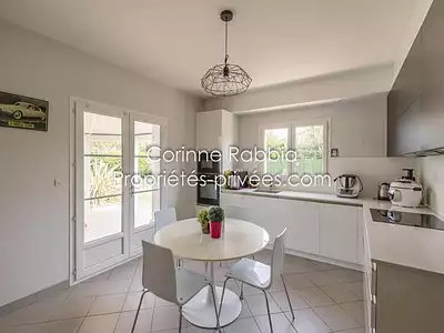 Maison, 240 m²