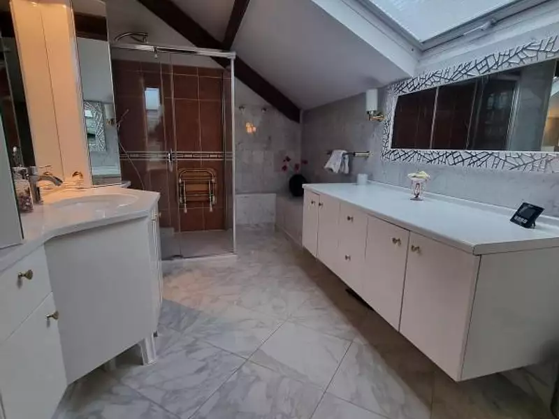 Maison, 204 m²