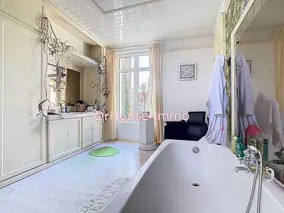 Maison, 284 m²