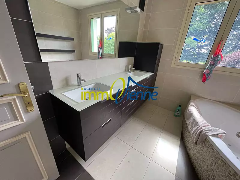 Maison, 180 m²