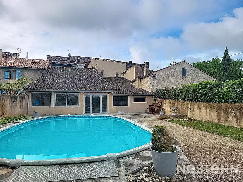 Maison, 366 m²