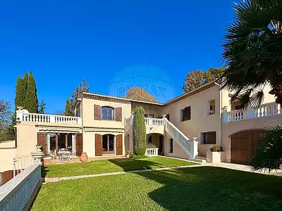 Maison, 307 m²