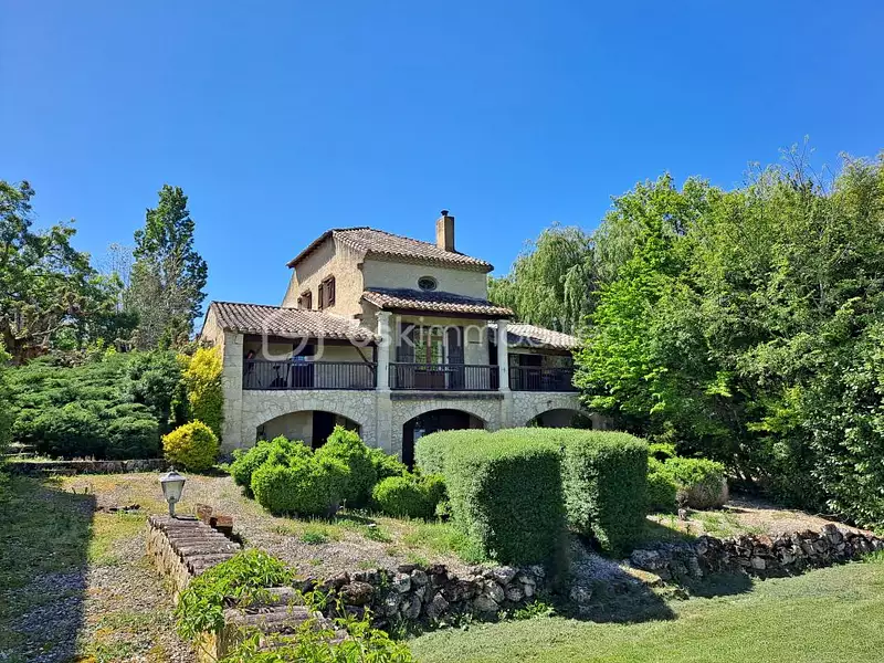 Maison, 283 m²