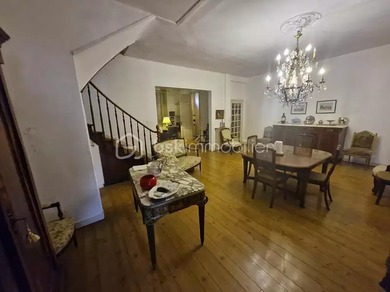 Maison, 163 m²