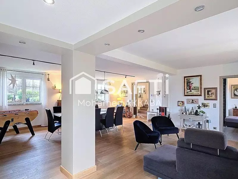 Maison, 196 m²