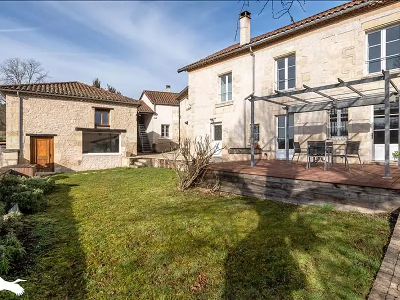 Maison, 255 m²