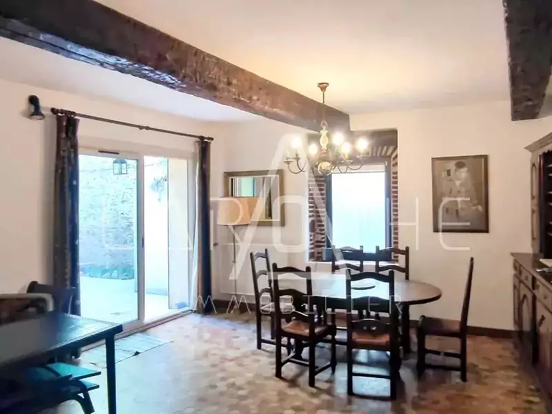 Maison, 221 m²