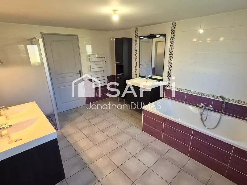 Maison, 169 m²