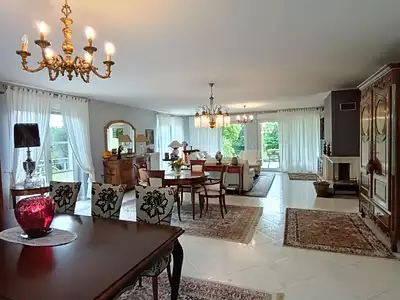 Maison, 353,5 m²