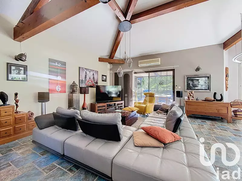 Maison, 242 m²