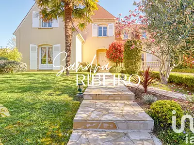 Maison, 220 m²
