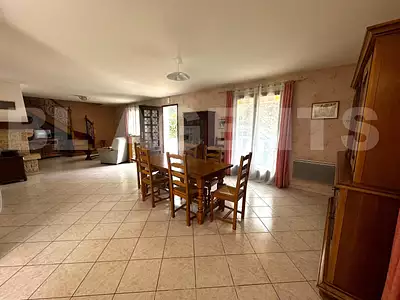 Maison, 233 m²