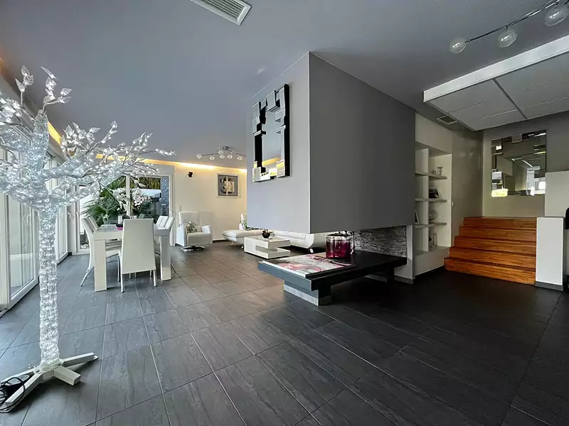 Maison, 166 m²