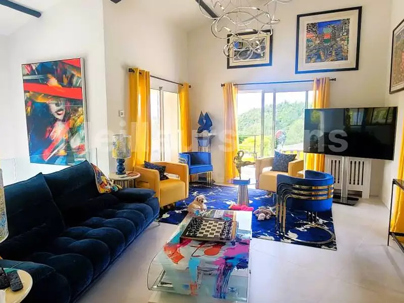 Maison, 248 m²
