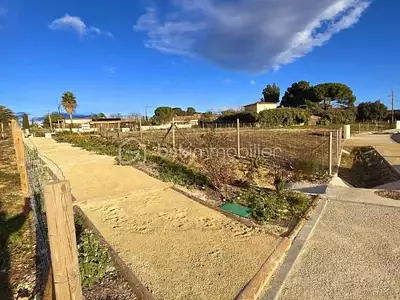 Terrain, 723 m²