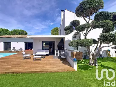 Maison, 260 m²