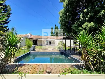 Maison, 220 m²