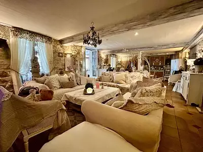 Maison, 1 300 m²