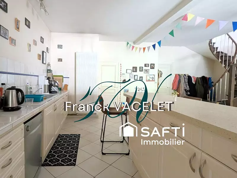 Maison, 222 m²