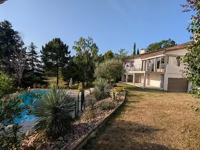 Maison, 240 m²