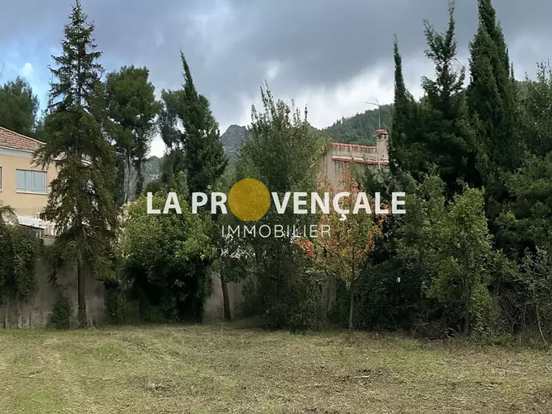 Terrain, 1 594 m²