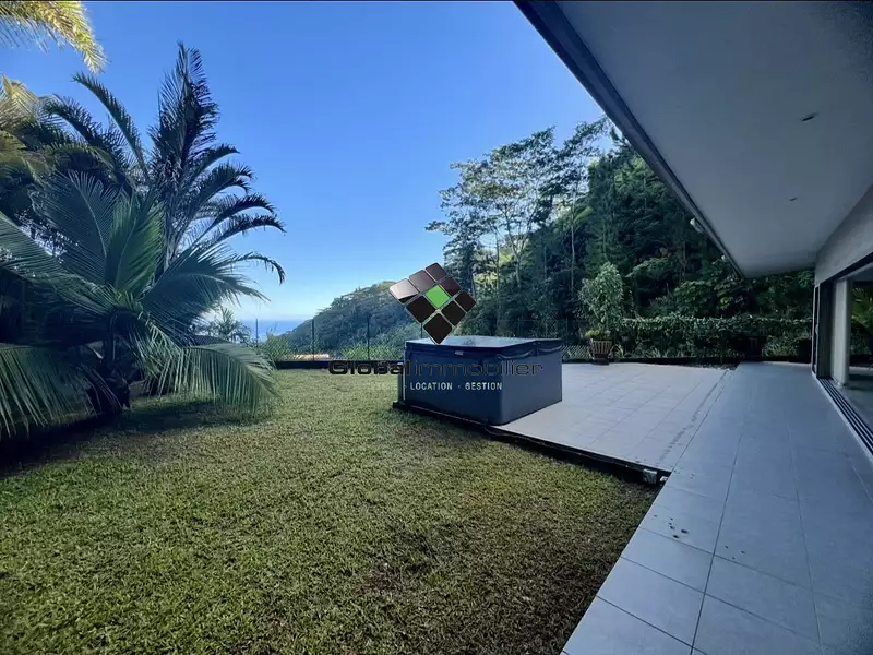 Maison, 250 m²