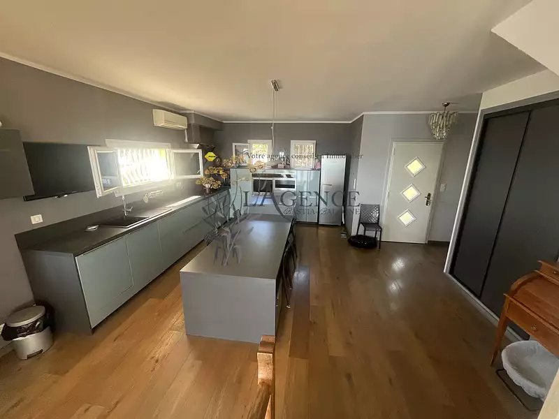 Maison, 190 m²