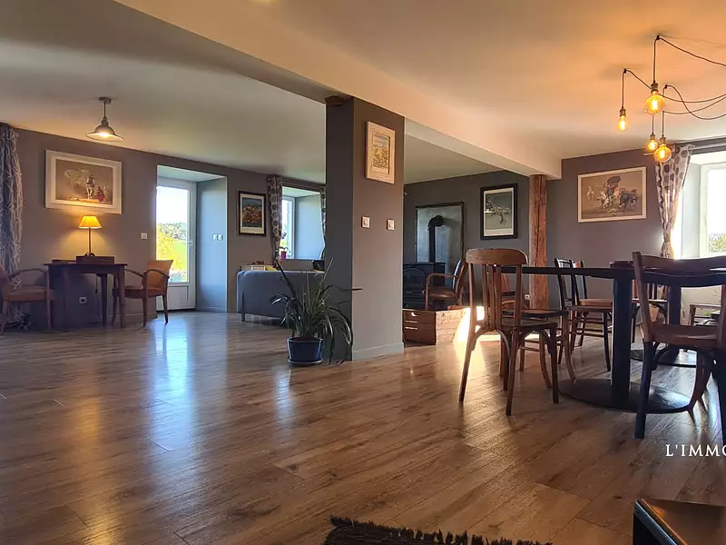 Maison, 376,3 m²