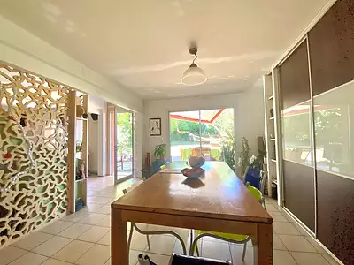 Maison, 218,66 m²