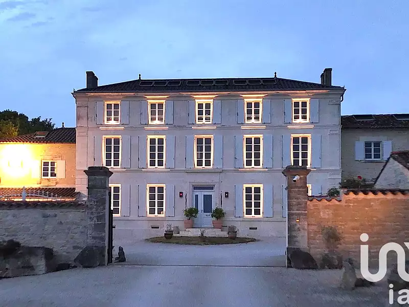 Maison, 940 m²