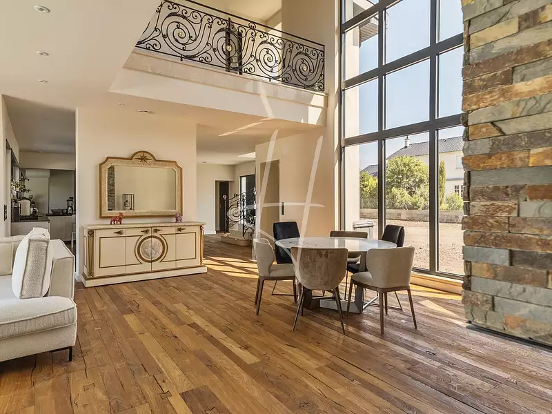 Maison, 274 m²