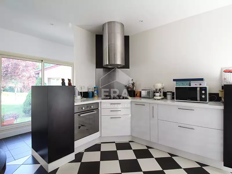 Maison, 215 m²