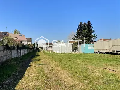 Terrain, 2 390 m²