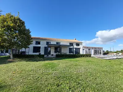 Maison, 265 m²