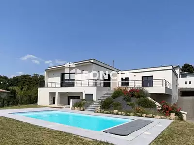 Maison, 247 m²