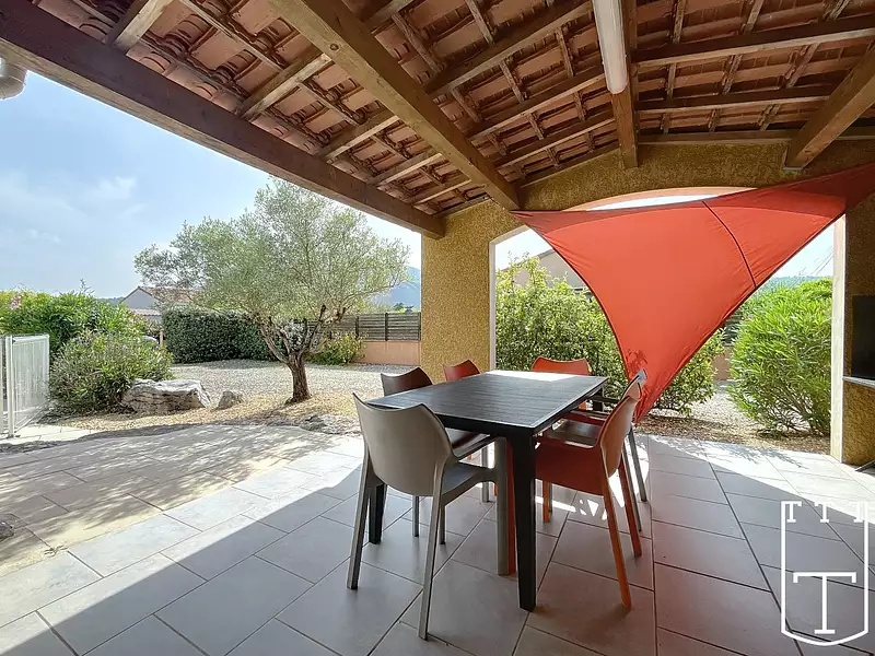 Maison, 240 m²