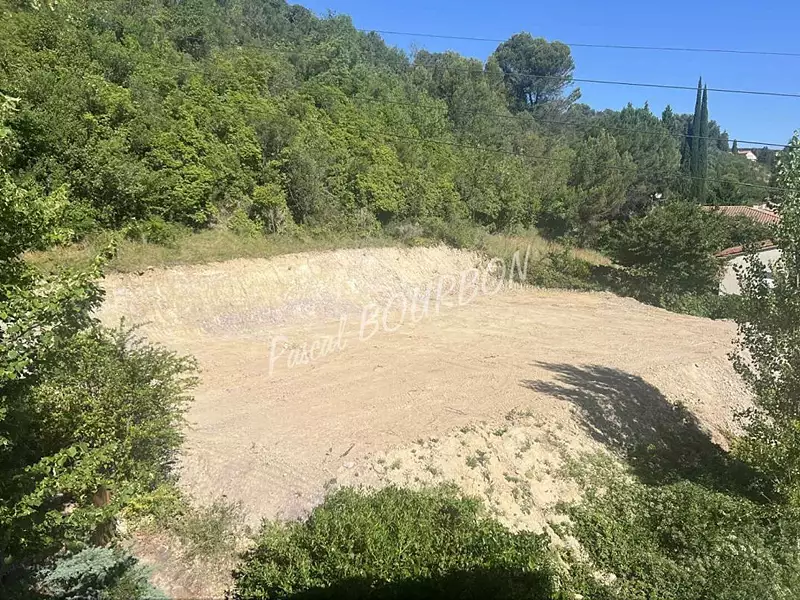 Terrain, 1 078 m²