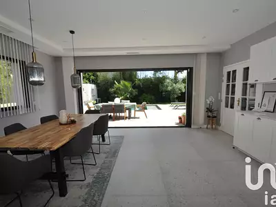 Maison, 280 m²