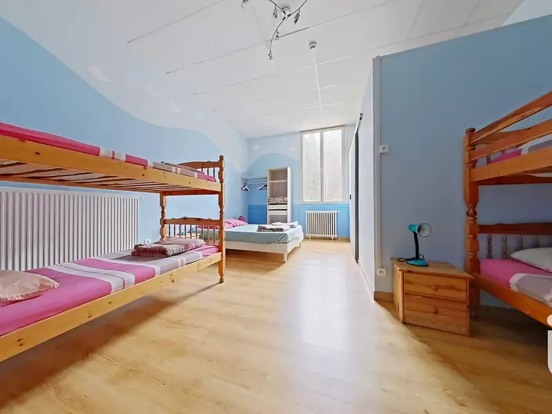 Maison, 891 m²