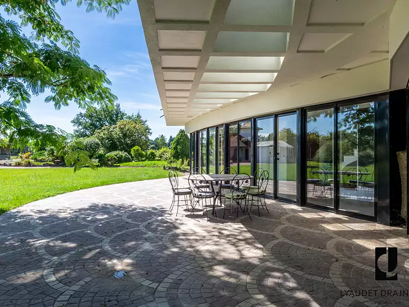 Maison, 323,3 m²