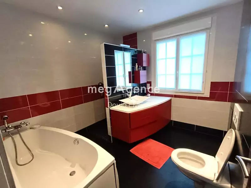 Maison, 205 m²