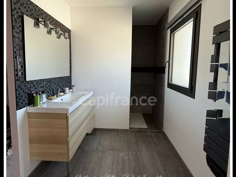 Maison, 250 m²