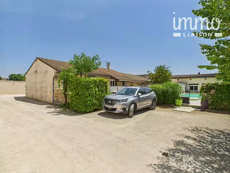 Maison, 250 m²