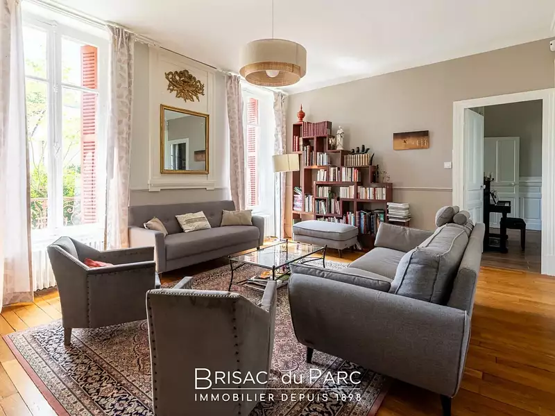 Maison, 250 m²