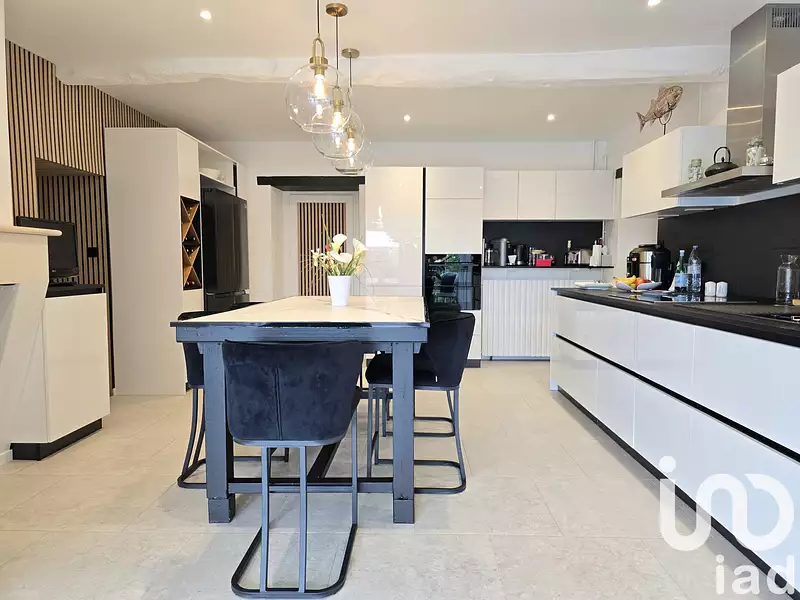 Maison, 390 m²