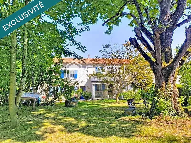 Maison, 216 m²